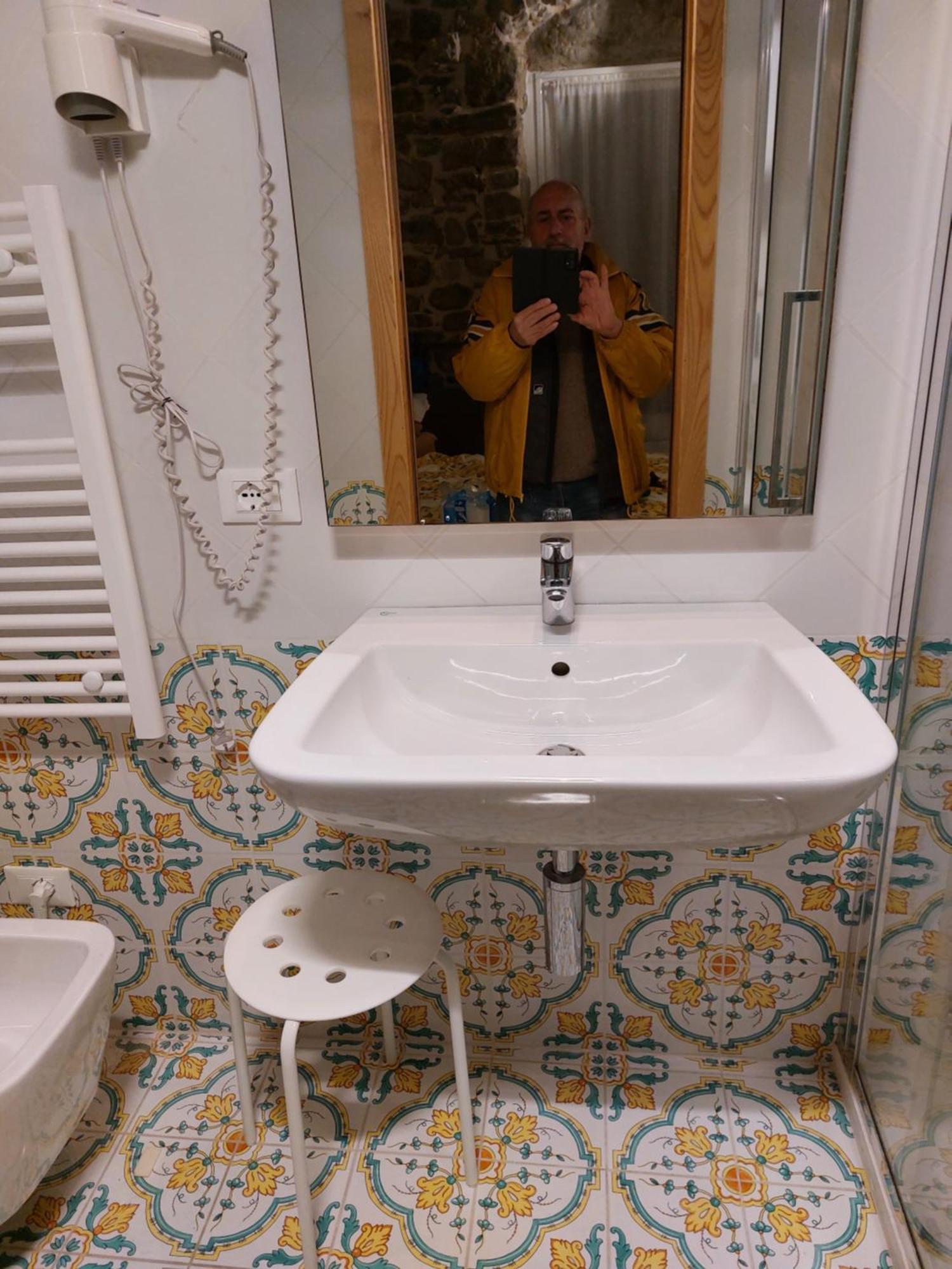 La Croce Dei Templari - Very Central With Parking - Hotel Riomaggiore Room photo